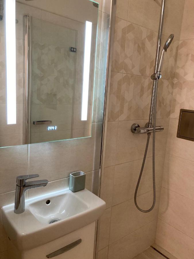 Apartment Jana Masaryka Prague Exterior photo