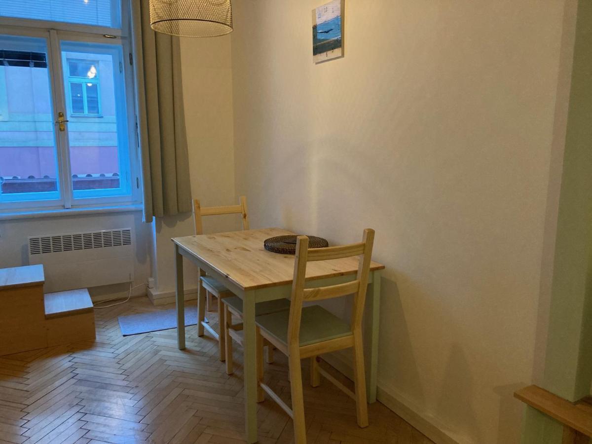 Apartment Jana Masaryka Prague Exterior photo